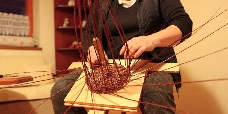 Cesta k tradíciám: Upleťte si s nami originálny prútený kôš!