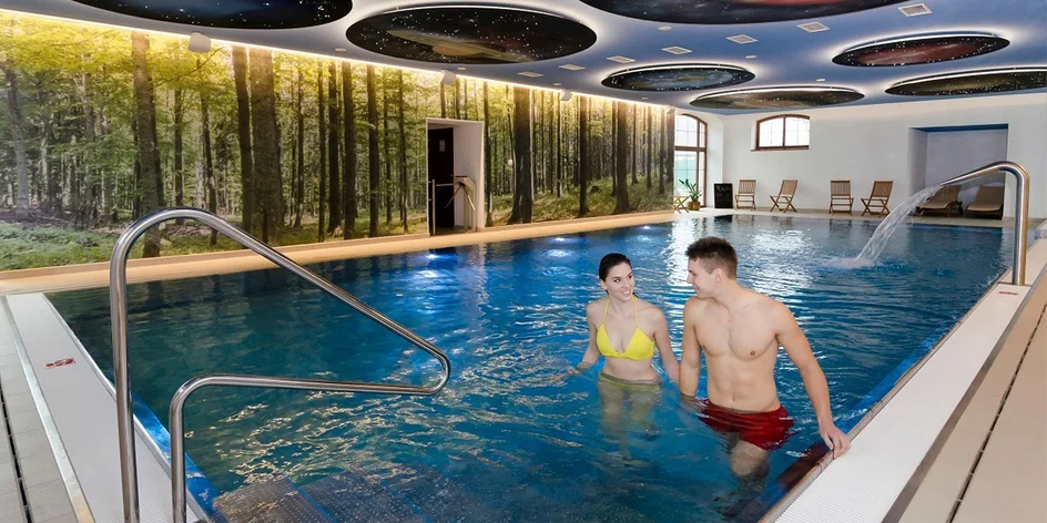 Večera, wellness a pivný či bylinkový kúpeľ alebo vstup do soľnej jaskyne