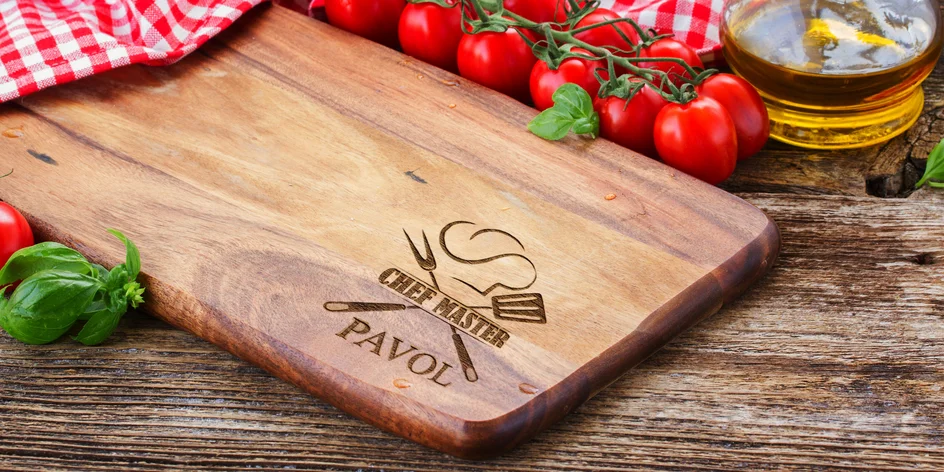 Doska na krájanie s vygravírovaným menom aj vlastným textom