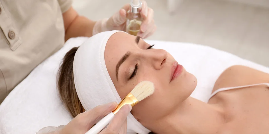 Chemický peeling BioRePeel alebo laserový karbónový peeling