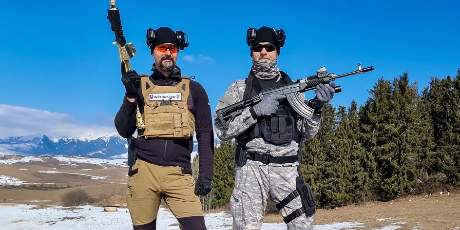 4-hodinový kurz práce so strelnou zbraňou a streľbou z 3 zbraní