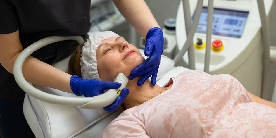 Ošetrenia tváre: Karboxyterapia, chemický peeling, Hydrofacial a i.