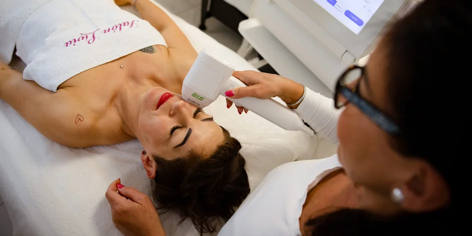 Revolučný nechirurgický lifting Hifutherapy s účinným prístrojom HI-8D