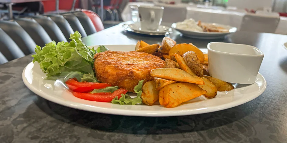 Minútkové obedové menu v Atelier Caffe: Polievka a hlavný chod