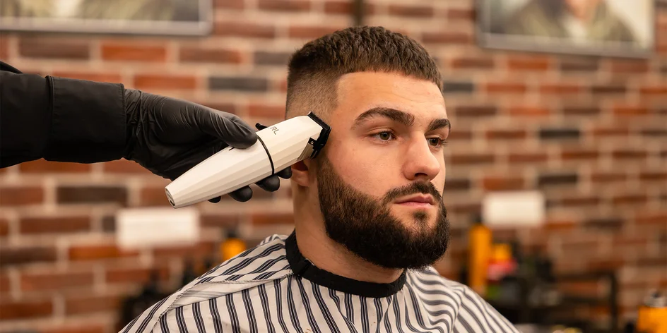 Štýlový strih a úprava brady v Barber family