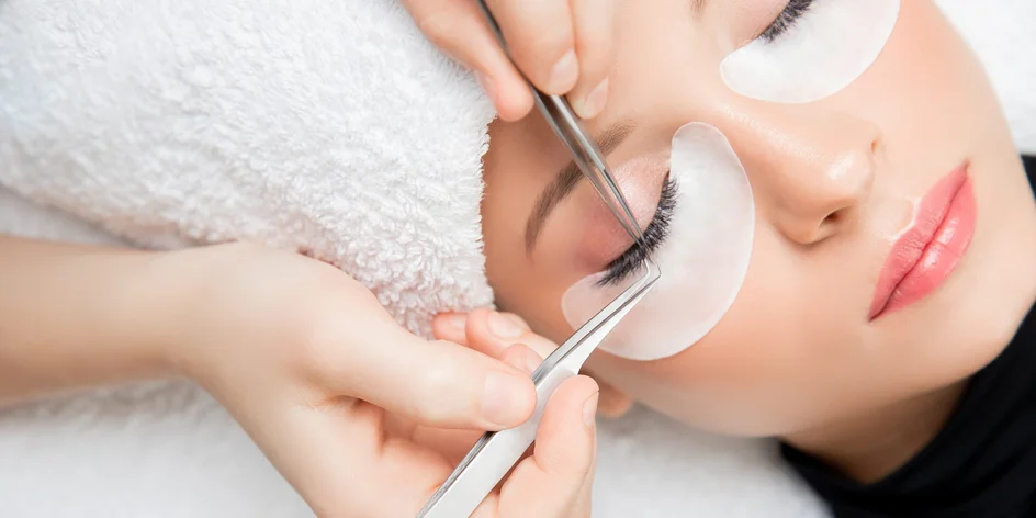 Neodolateľný pohľad s novými 2D až 9D Hollywood mihalnicami či lashlift