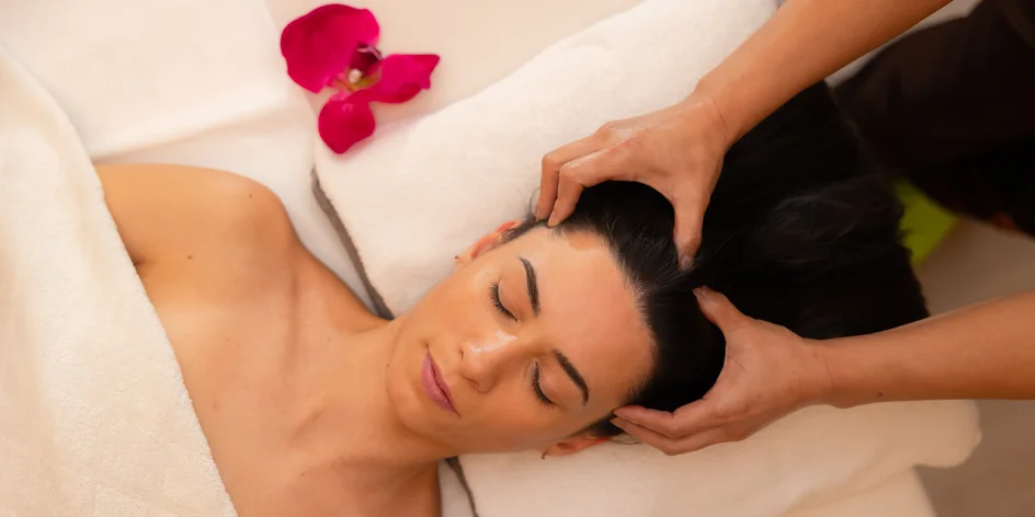 Thajská antistresová, celotelová aj reflexná masáž chodidiel