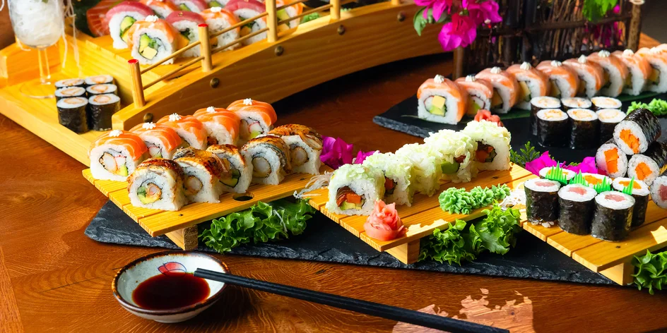 Rozmanité sushi sety pre jednu alebo dve osoby