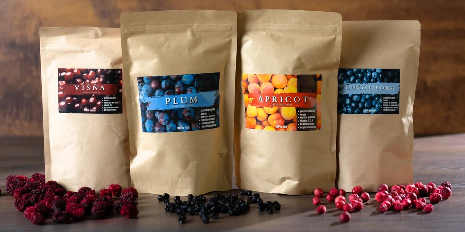 Mrazom sušené ovocie: višne, jahody, arónia a i.