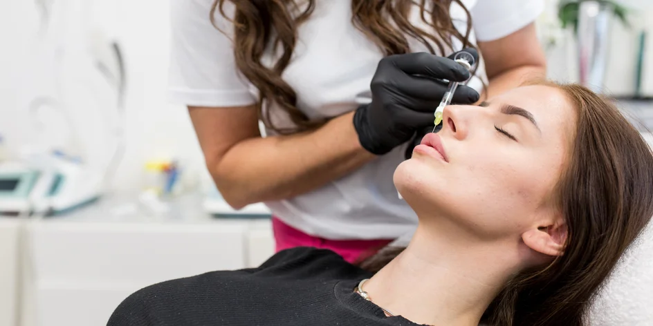 Výplň pier, contouring alebo redukcia vrások pomocou Botoxu