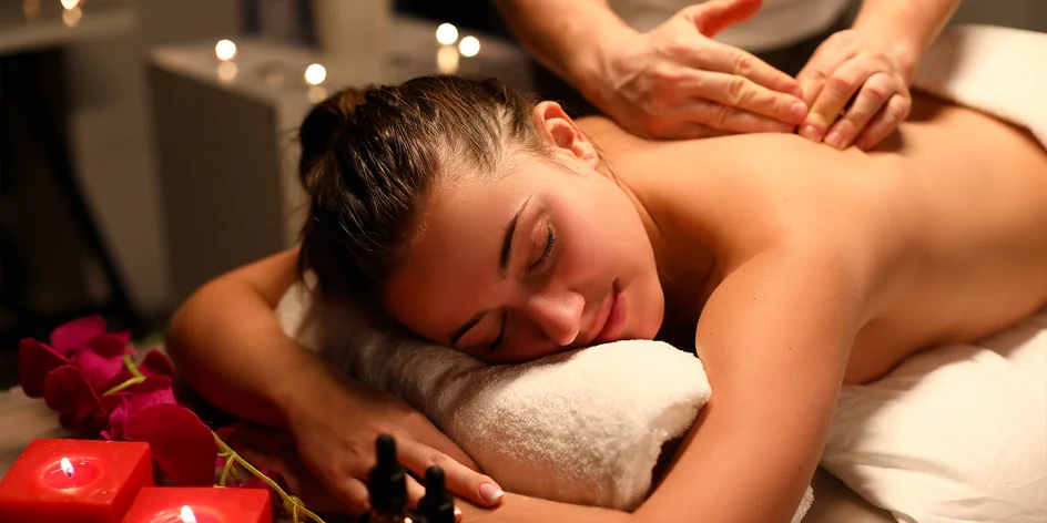 Klasická masáž chrbta alebo celého tela s kokosovým olejom