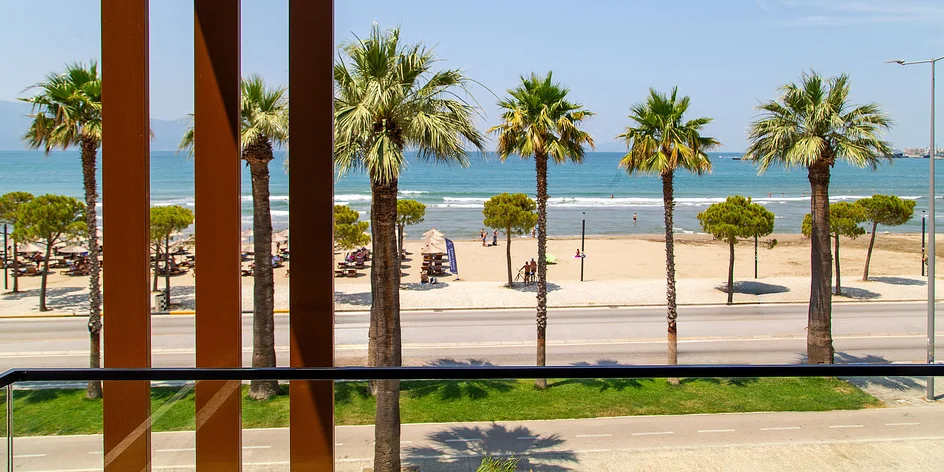 Albánske Vlorë: moderný hotel priamo pri mori, raňajky