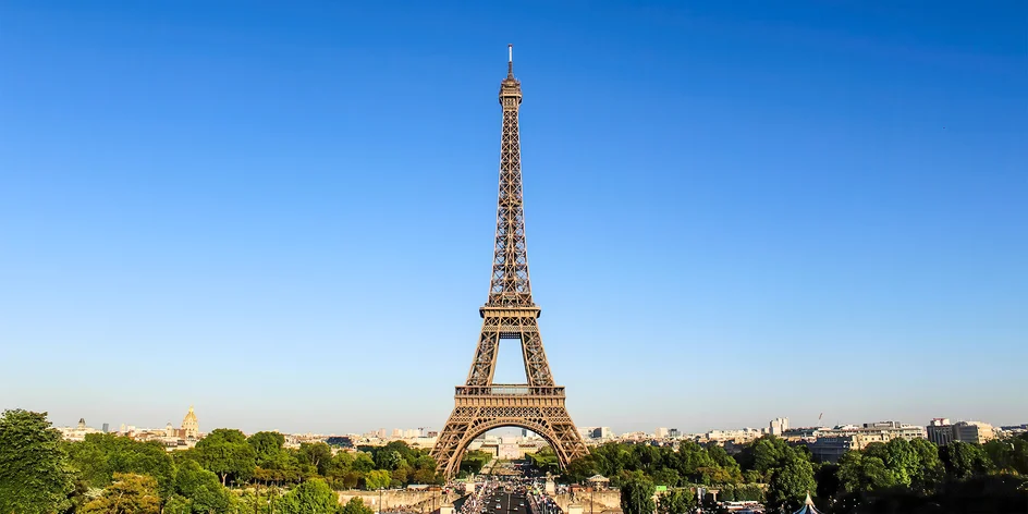 Zájezd do Paříže: ubytování, letenky i průvodce v aplikaci