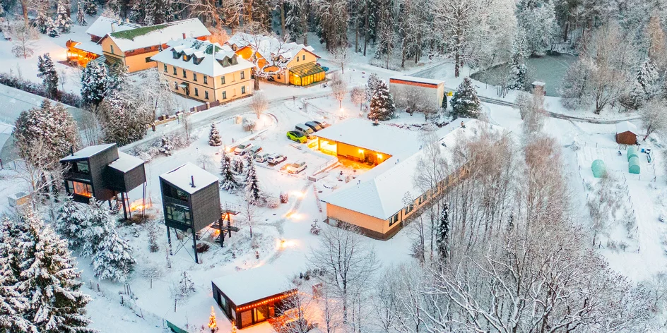 Pobyt na Vysočině v resortu či treehouse: polopenze i wellness