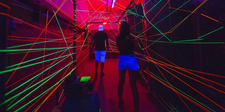 Jak zabavit větší děti a puberťáky? 13 tipů na zážitky včetně pevnosti Boyard
