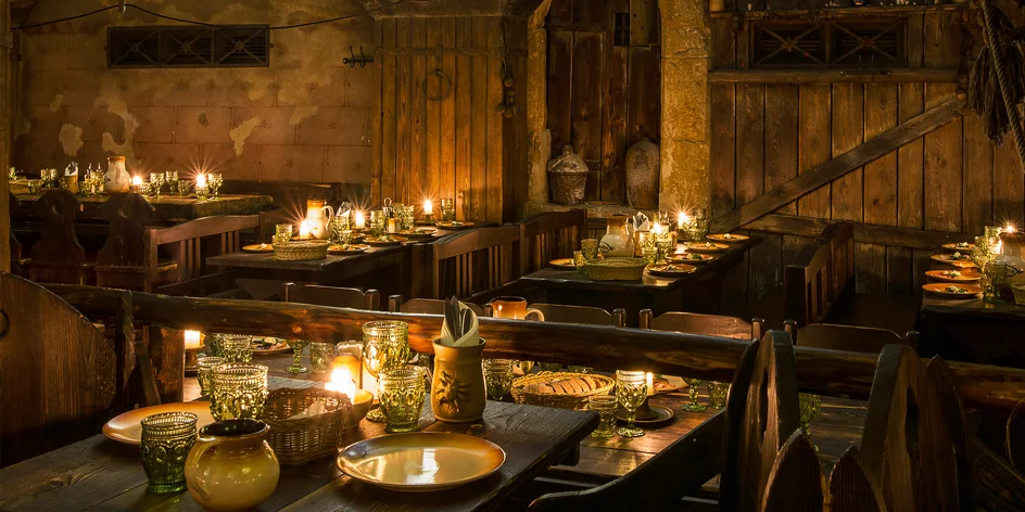 Historická show s tříchodovým menu a nápoji