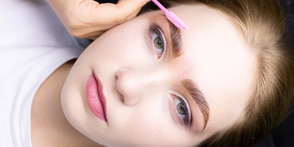 Laminace a barvení obočí i korejský lash lifting