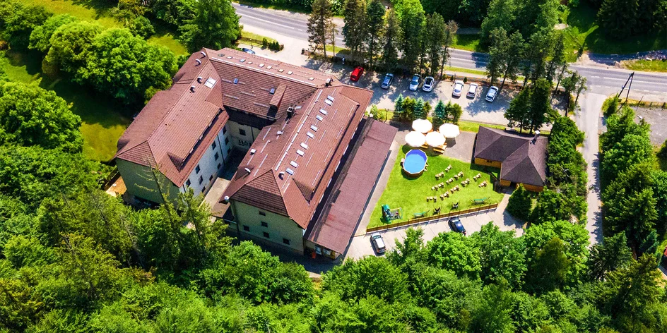 Poľská strana Sliezskych Beskýd s jedlom aj wellness