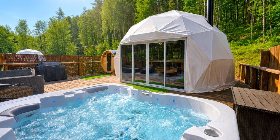 Luxusní glamp na východě Čech se saunou a vířivkou