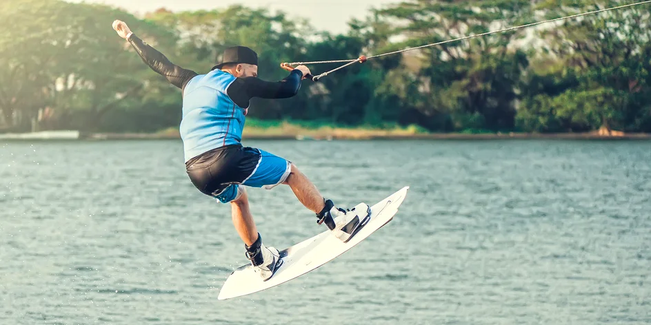Wakeboarding na 1 hodinu i vč. vybavení a instruktora