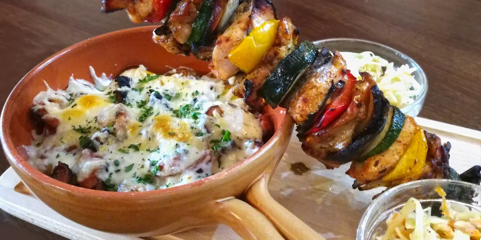 Katův meč a pečené brambory v restauraci Pastouška