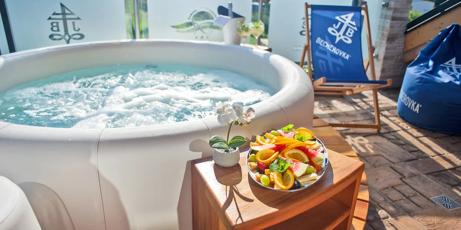 Privátní wellness na střeše hotelu pro 2 osoby