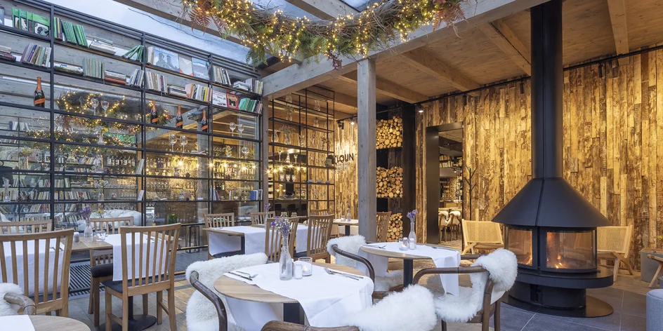 Čtyřchodové menu v iglú restaurace Končina