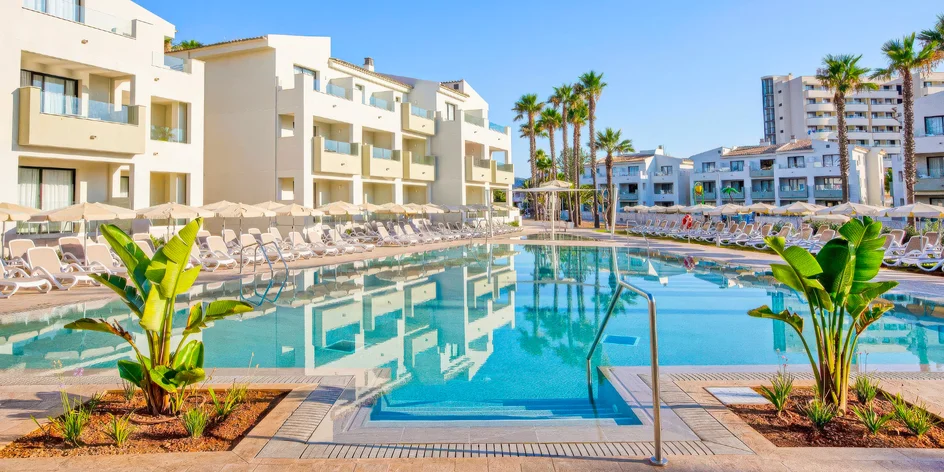 Letecky na Mallorcu: 4* hotel u moře s all inclusive