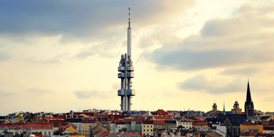 9 důvodů, proč je Žižkovská věž úžasné místo i pro rodiny s dětmi