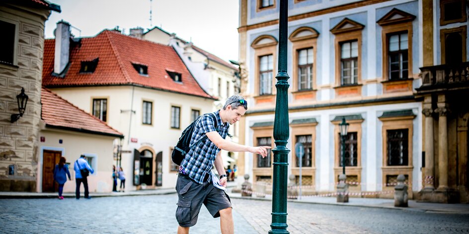 Odhalte Tajemství pražských lamp: udělejte dětem pápá, outdoor hra čeká