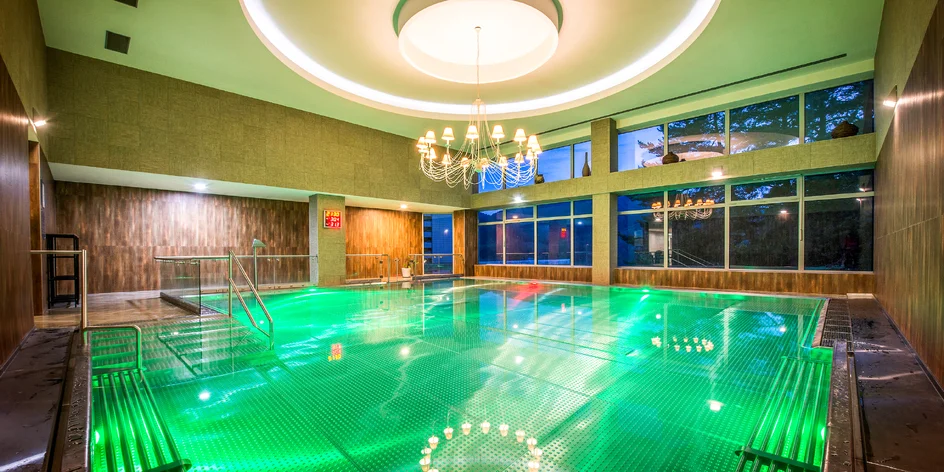 Kúpeľný wellness pobyt s liečebnými procedúrami