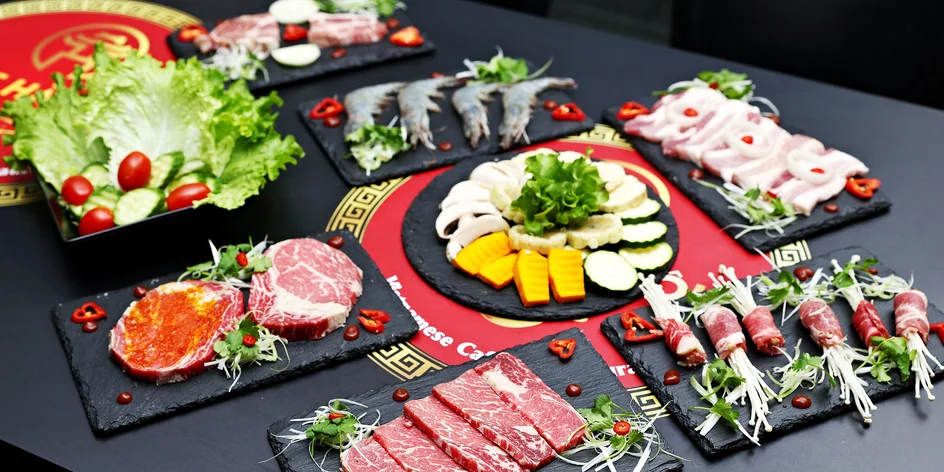 Chuť Hanoje v Praze: tradiční Hot Pot vč. mořských plodů