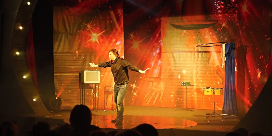 Vezměte děti do Divadla kouzel Pavla Kožíška na show plnou čar a magie