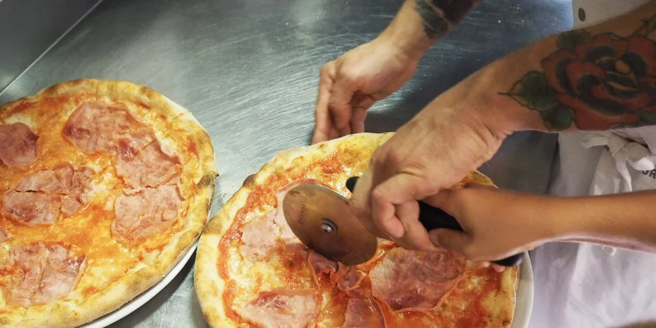 Kurz přípravy pizzy? Do školy vaření se děti těší