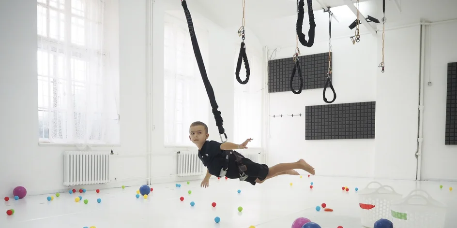 Létat jako Superman? Sen každého kluka splníte s bungee workout