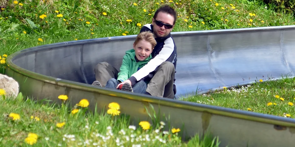 5 sjezdů kilometrové bobovky v Janově nad Nisou