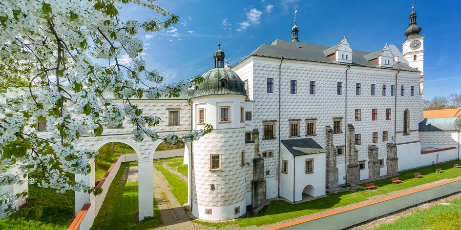 Kam na výlet v Pardubickém kraji? Do keltského skanzenu i na nejdelší visutý most světa