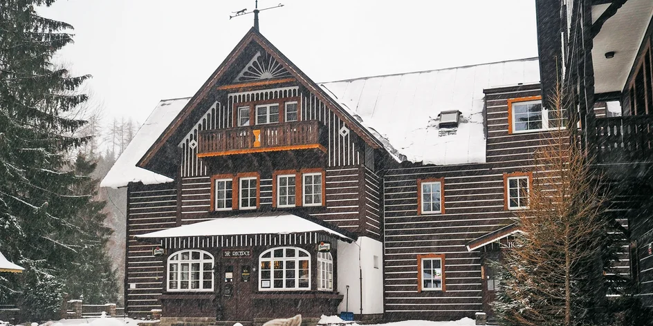 Hotel ve Špindlu v klidné lokalitě a se skiareály na dosah? Otestovali jsme Tři růže