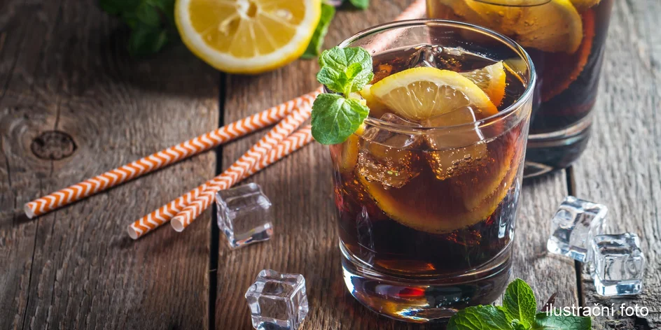 1 hod. neomezené konzumace drinků: výběr z 24 druhů