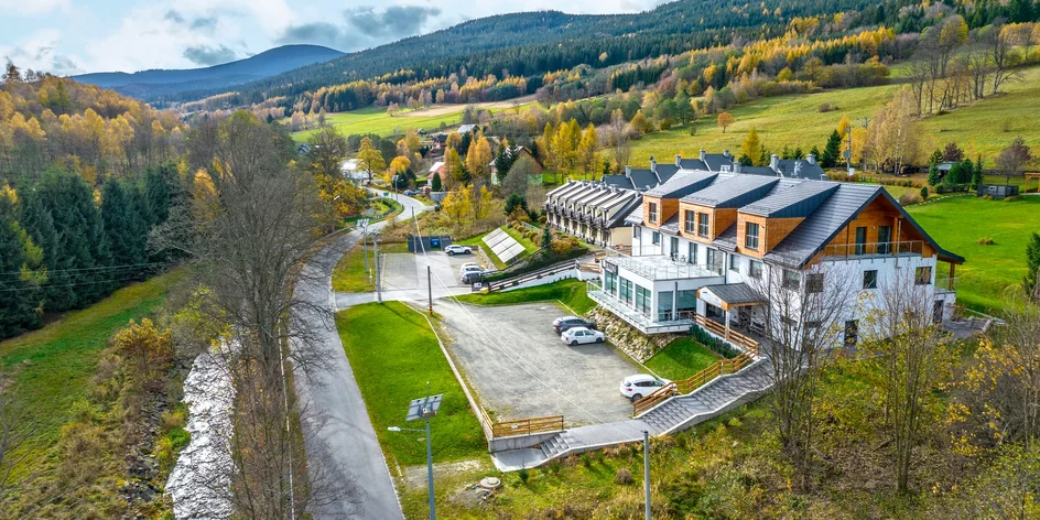 Polský Sněžník: lyže nebo single tracky, snídaně i wellness