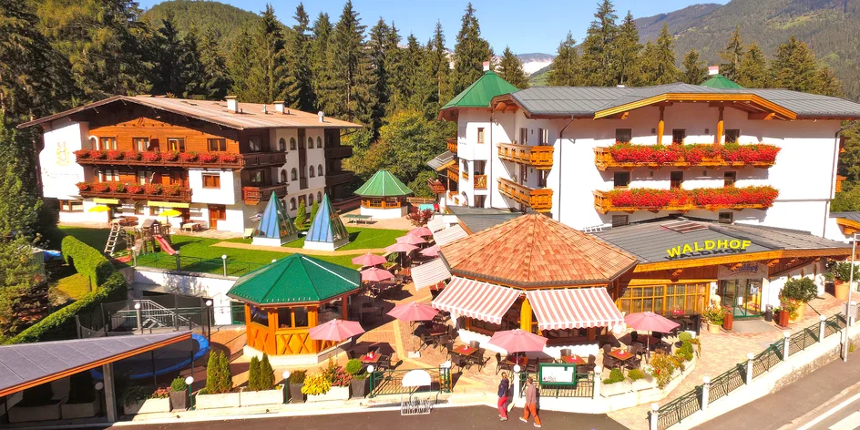 Tyrolské Alpy: 4* hotel se snídaní, sauny a sjezdovky
