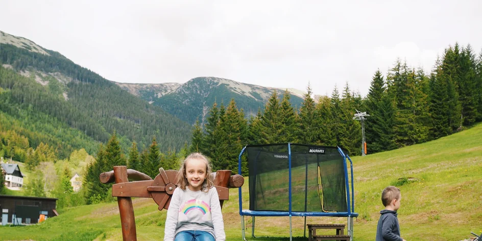 Užijte si hory v každém ročním období. Mama blogerka doporučuje Hotel Stoh ve Špindlu