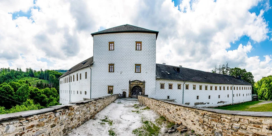 Pobyt na zámku Kolštejn v Jeseníkách se snídaní