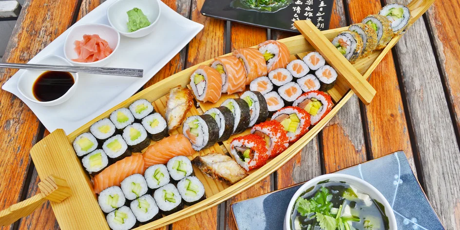 Pestré sushi sety: 8 verzí o obsahu 12–71 kousků