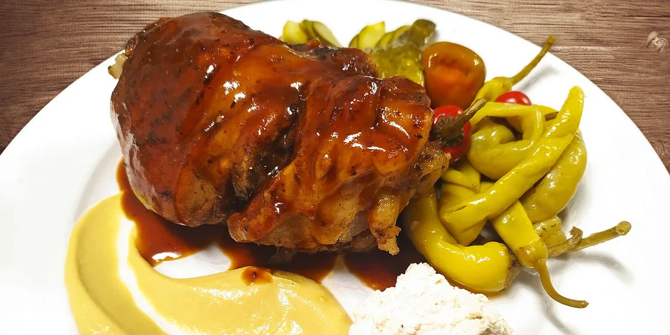1 či 2 pečená kolena či 250g tatarák