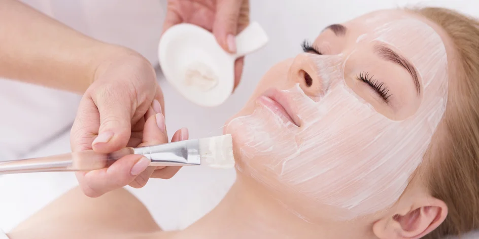 Hydratační či anti-age ošetření i úprava řas a obočí