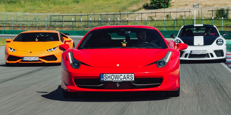 1–4 kola na okruhu v Brně: supersporty i vlastní auto