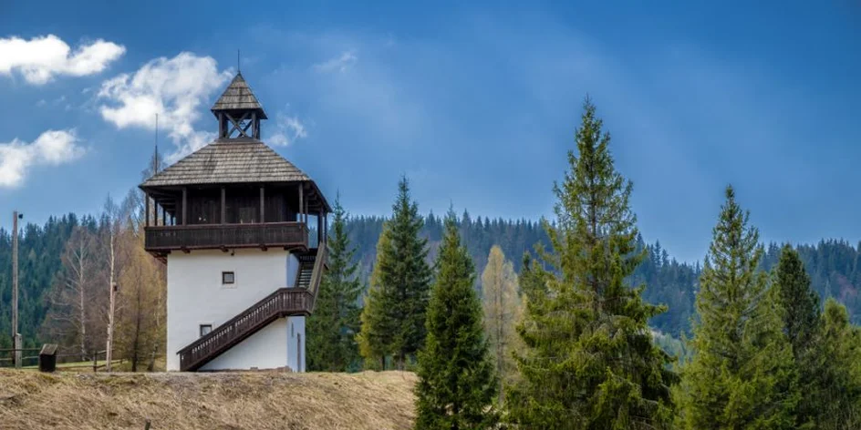Najkrajšie rozhľadne na Slovensku. Viete, kde ich nájdete?
