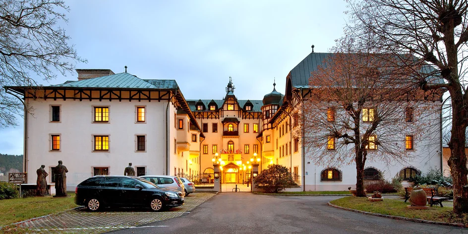 Luxus v Mariánkách: polopenze, wellness i procedury