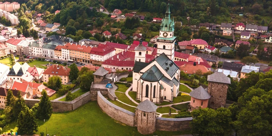 Zlatá Kremnica je ako stvorená na jesennú turistiku: Výlety a pamiatky, vďaka ktorým sa do nej zamilujete